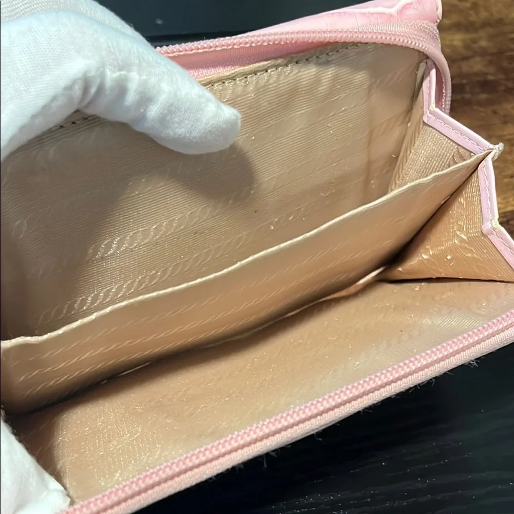 Vintage Prada Milano Pink Leather Crocodile Embossed BiFold Long Wallet Italy - Picture 8 of 16